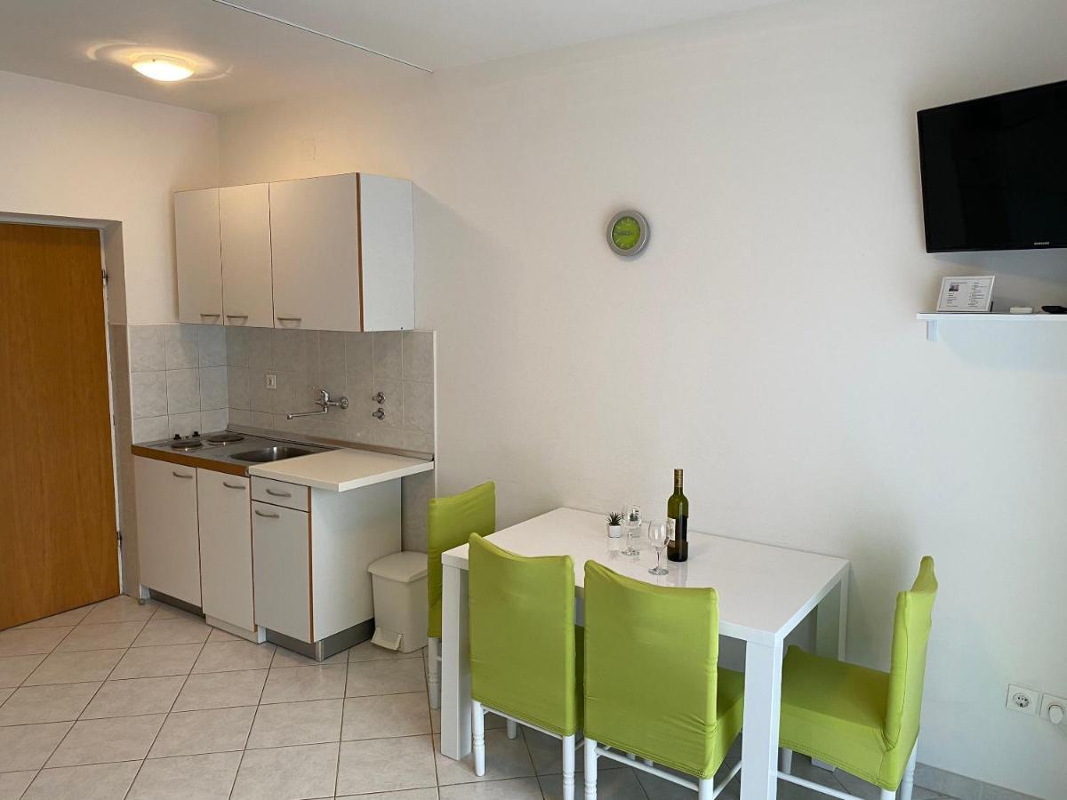 Apartments Pulic Жаборич Екстериор снимка