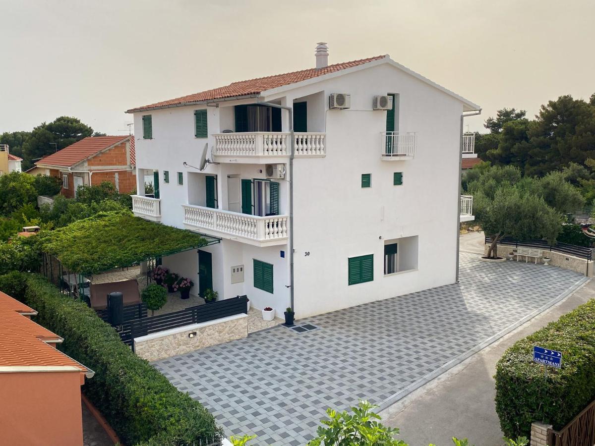 Apartments Pulic Жаборич Екстериор снимка