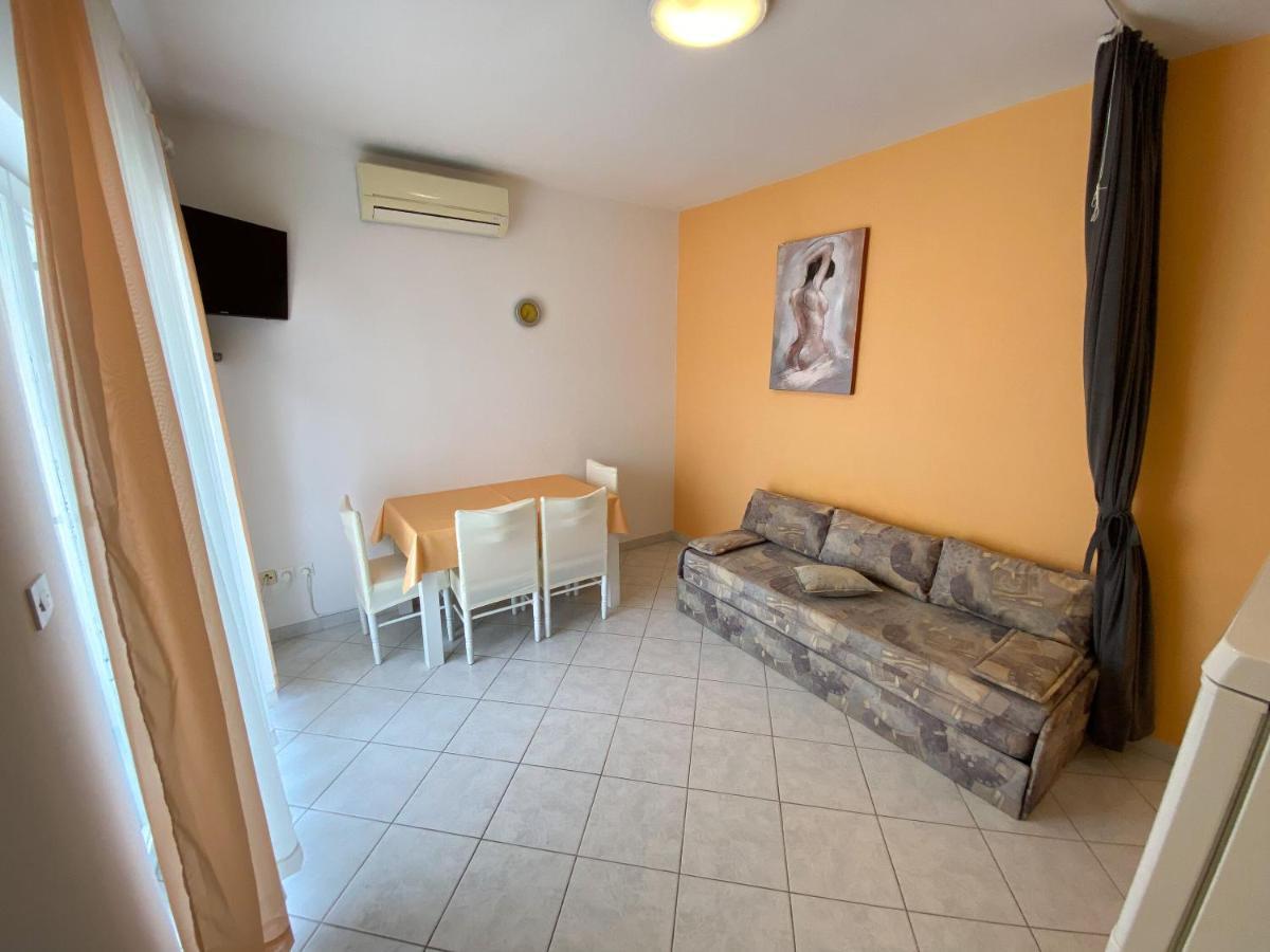 Apartments Pulic Жаборич Екстериор снимка