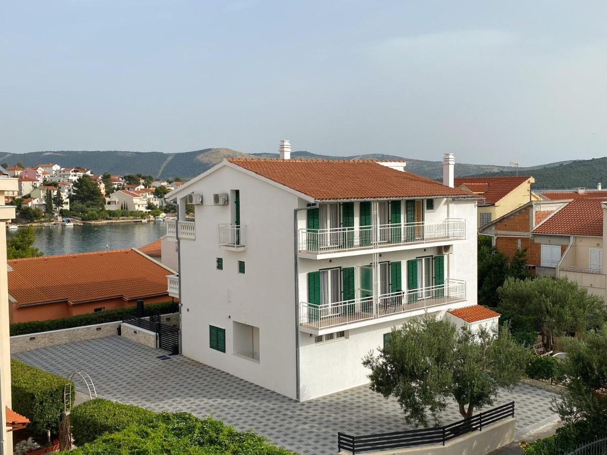 Apartments Pulic Жаборич Екстериор снимка